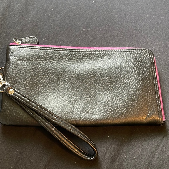 Buxton leather wristlet - Picture 1 of 3
